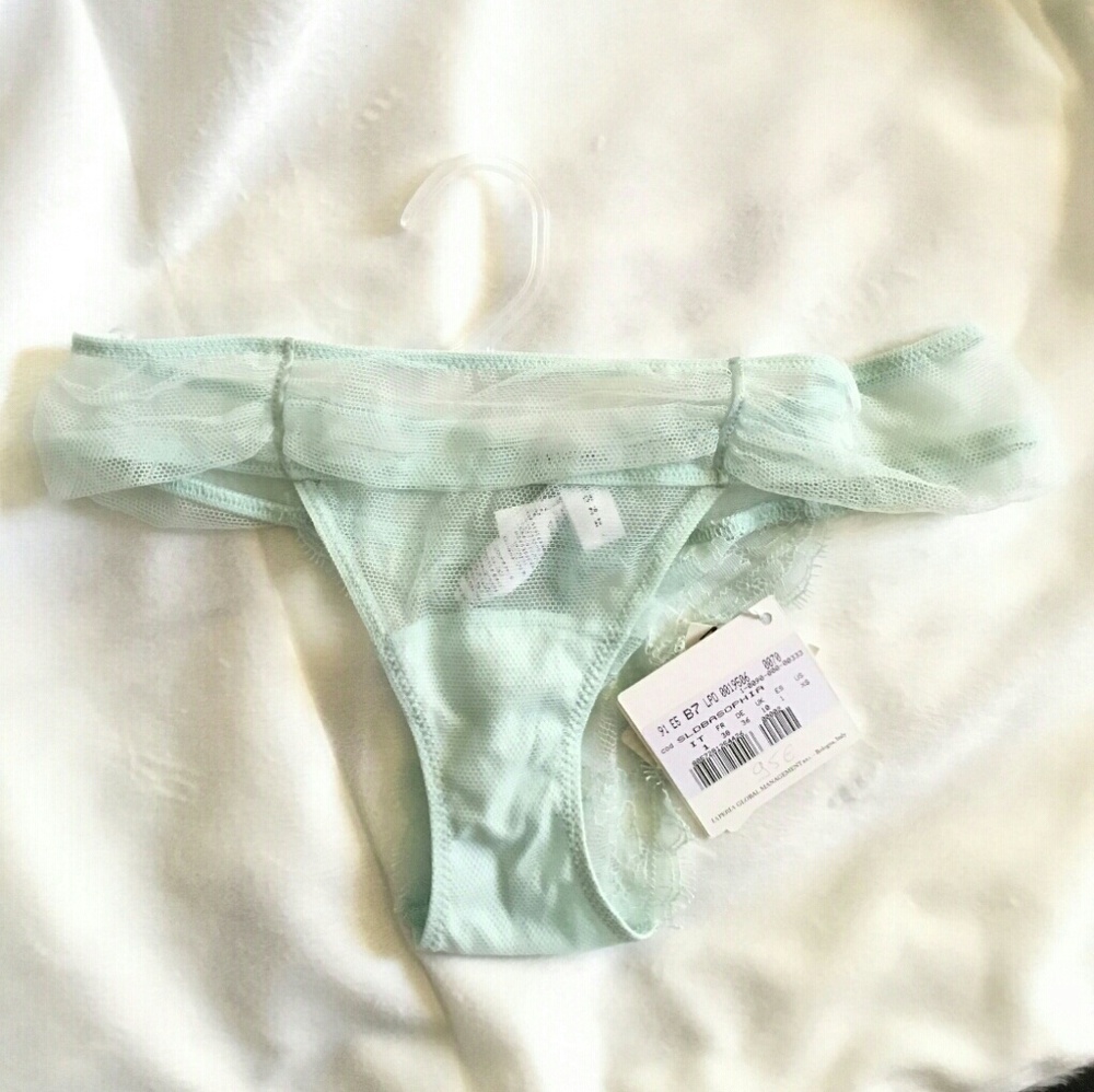 La Perla Lace Thong Brand New With Tags ITALY XS